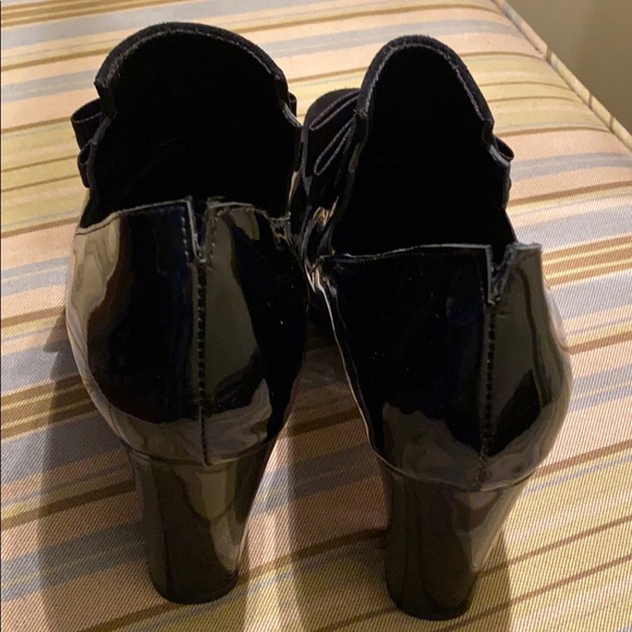 Shoes - Picture 4 of 4